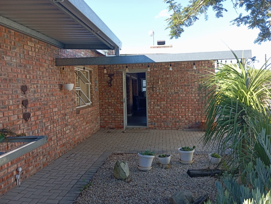 To Let 3 Bedroom Property for Rent in Cannonville Eastern Cape